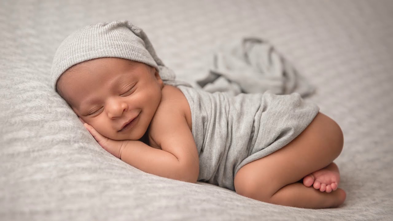 Behind the Scenes at a newborn photo shoot with Siobhan Kelly Photography