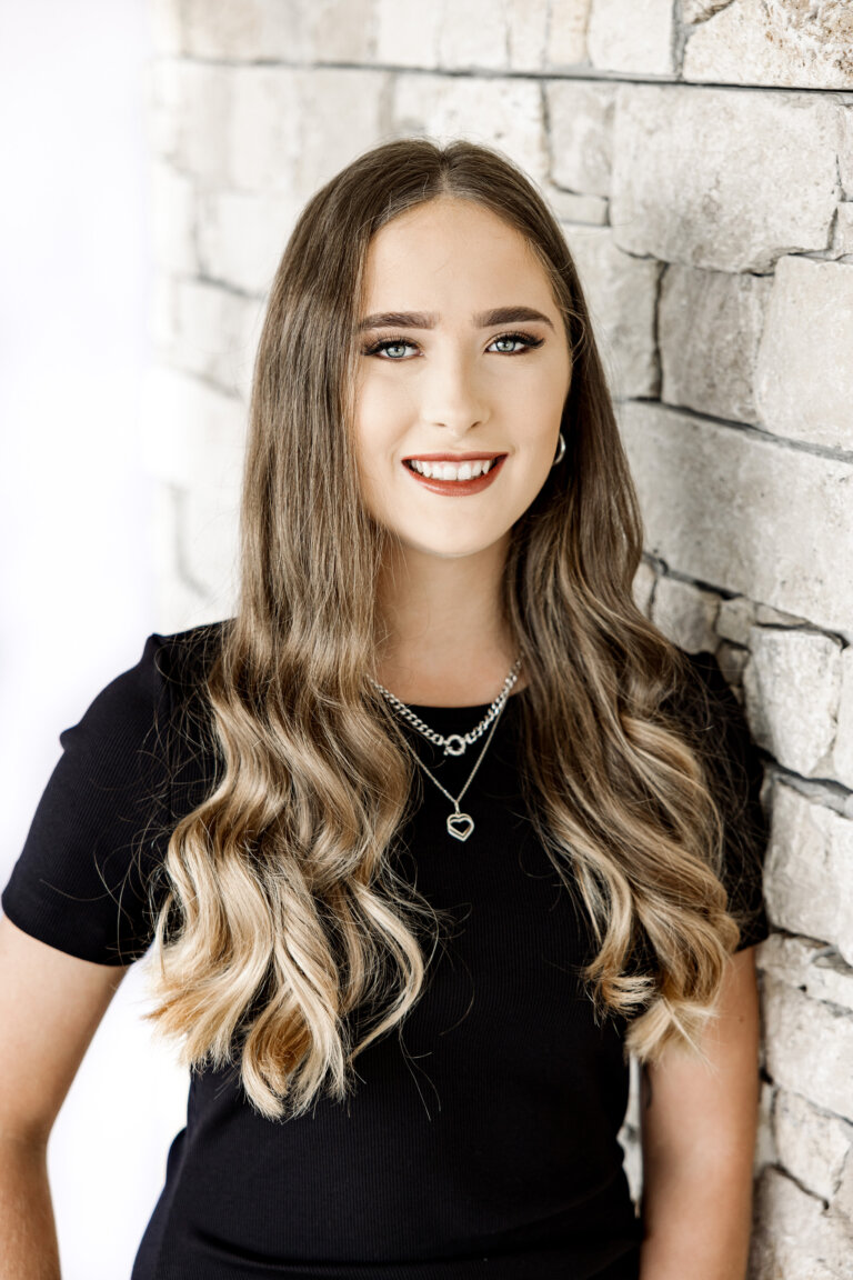 220923 Clare May Team 0044 768x1152