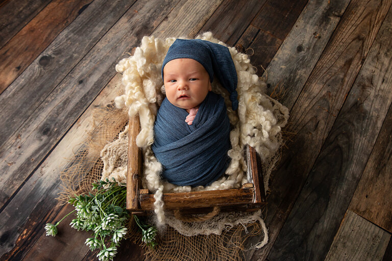 230224 EE newborn 003 r 768x512