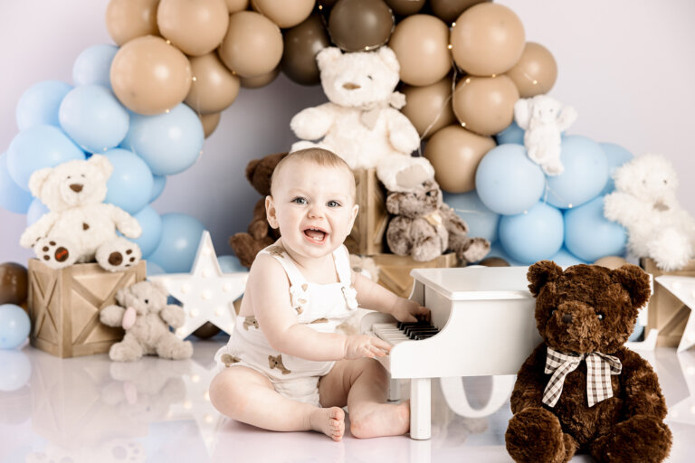 230725 Cheyanne Hall Cake Sash Elijah 39 768x512