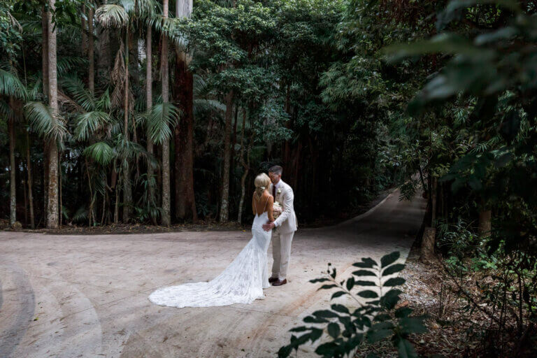 2404 Pethers Rainforest Wedding 099 768x512