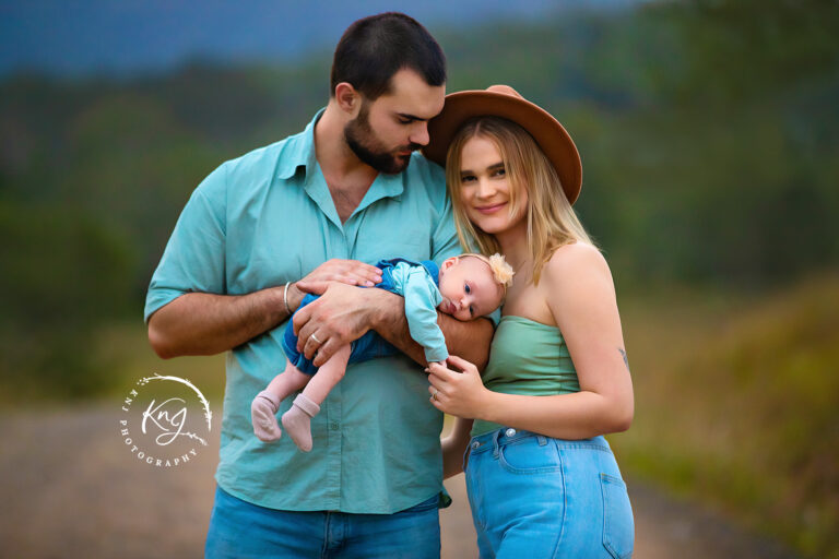 Brisbane Newborn family photographer 768x512