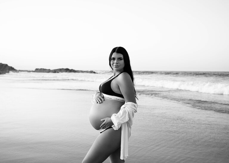 ChanelBW GoldCoastNewbornPhotographer 8 768x548