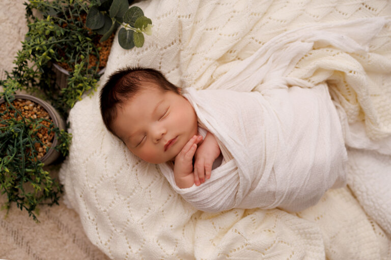 Charlie newborn photography narellan 22 768x512