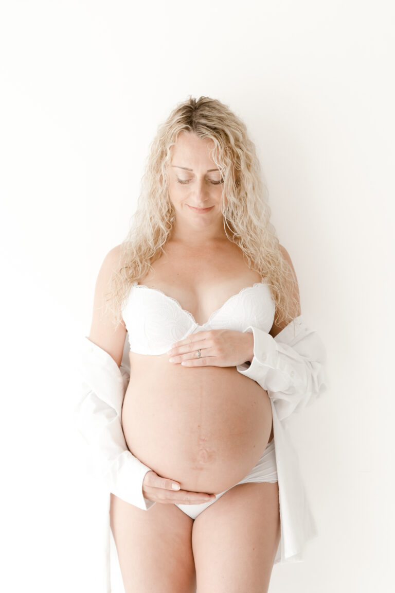 EMma Vincenzo and Baby Bump Leo 4 of 35 768x1152