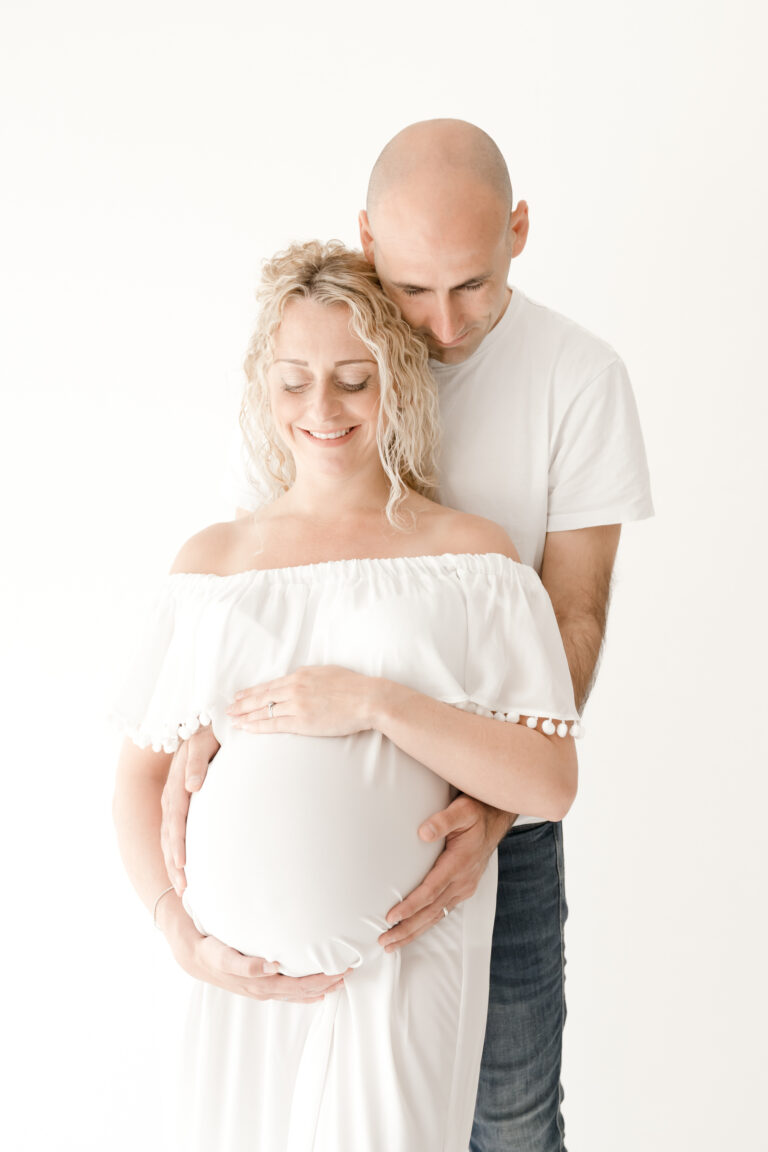 EMma Vincenzo and Baby Bump Leo 5 of 35 768x1152