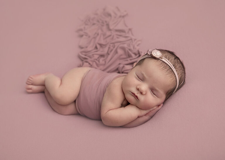 GOLDCOASTNEWBORNPHOTOGRAPHER 15 768x549