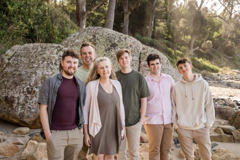 HOBART FAMILY PHOTOGRAPHER GORMAN 12 768x512