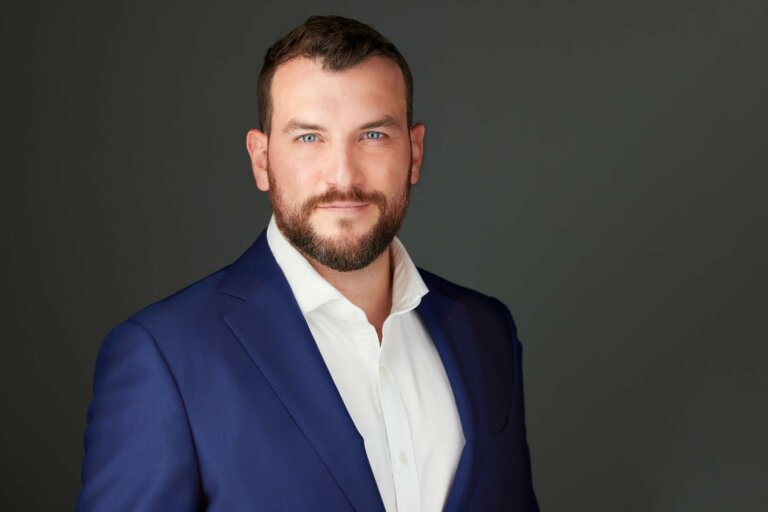 MattMackenzie 03717ColourWeb 768x512