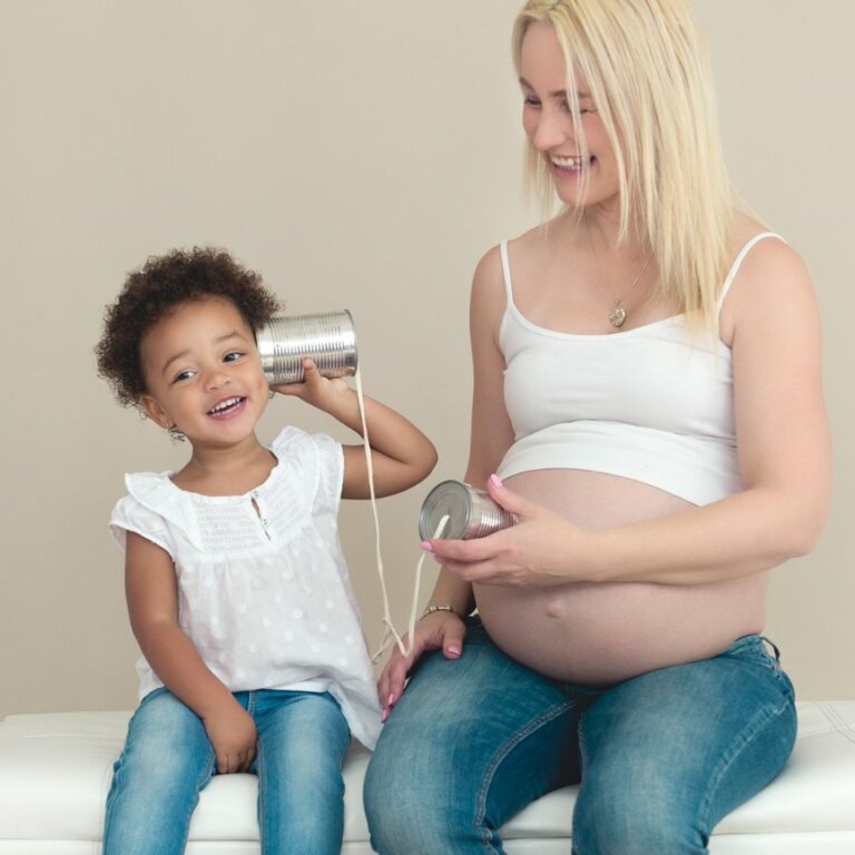 Melbourne Maternity playful 768x768