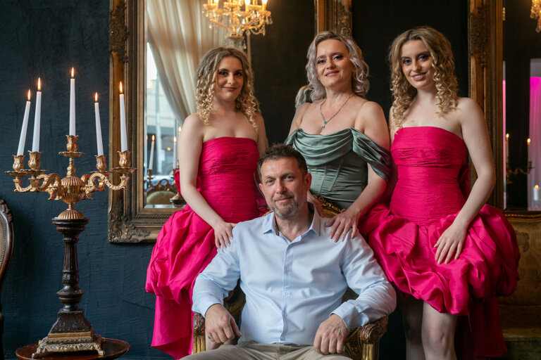 Molly and Jessy 083 websize 768x512