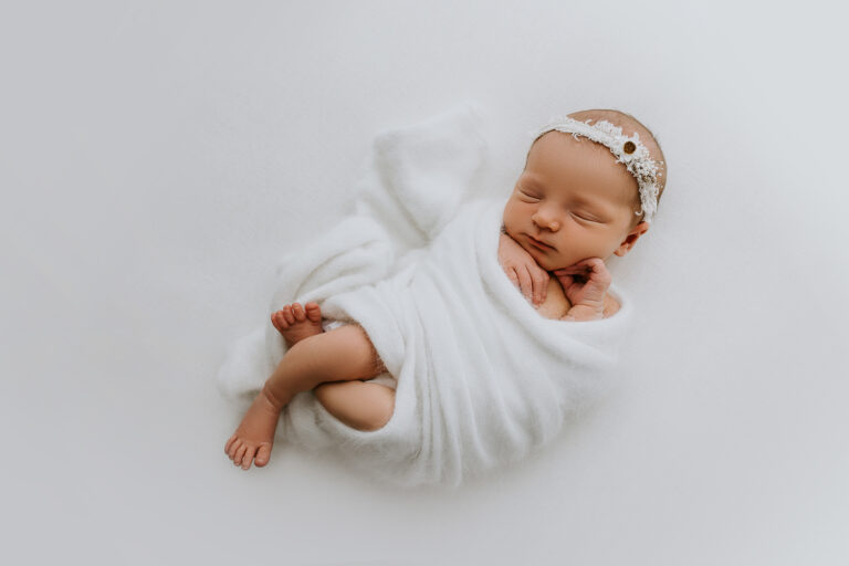 Newborn baby pregnancy maternity family photographer photoghraphy gold coast Brisbane Winni Mini Photography 14 768x512