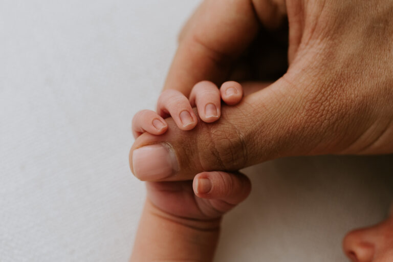 Newborn baby pregnancy maternity family photographer photoghraphy gold coast Brisbane Winni Mini Photography 17 768x512