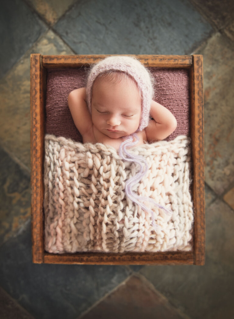 Newborn photography 15 768x1047