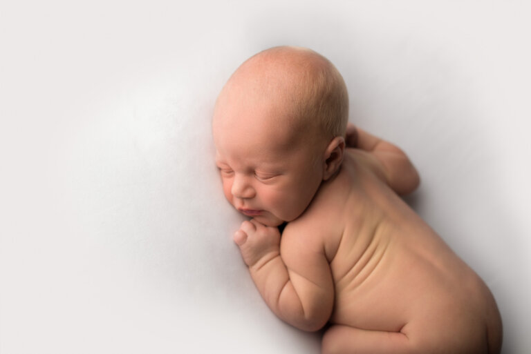 Newborn photography baby boy 41 768x513