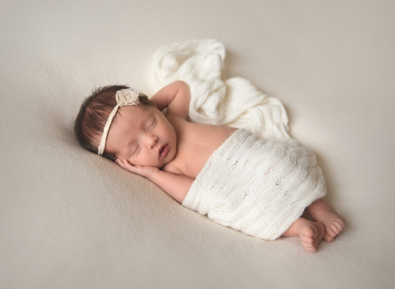 Newborn photography baby girl 31 768x563