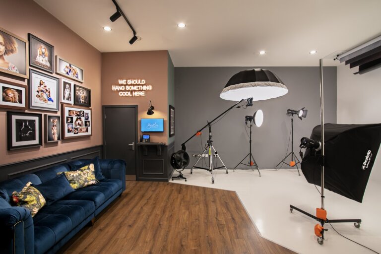 O52A6517 v2 STUDIO GALLERY © Bartley Studios 768x512