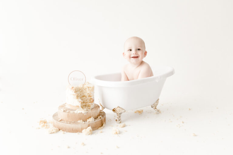 Olivers Cake Smash 36 of 50 768x512