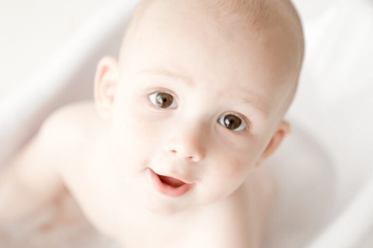 Olivers Cake Smash 43 of 50 768x512