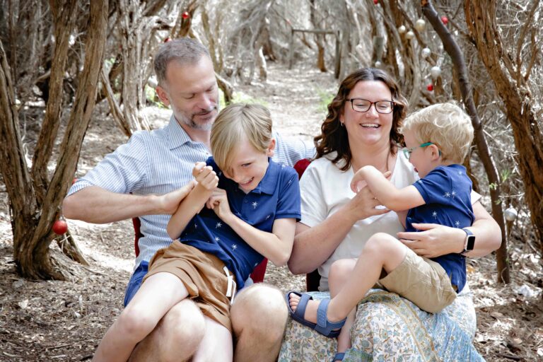 Robertshaw Family 27.11.22 7809 smaller 768x512