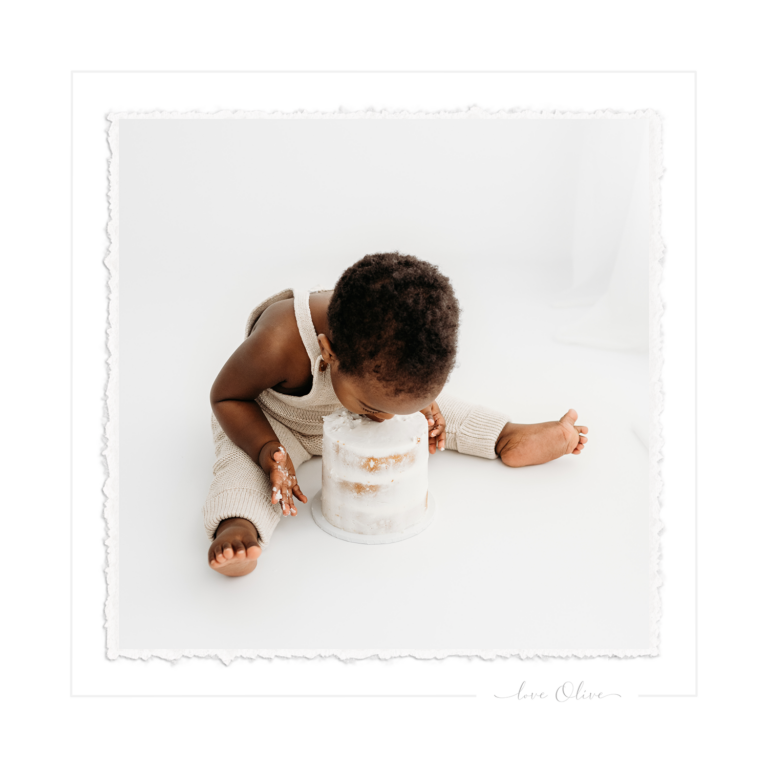 Social Media Square Image cake 768x768