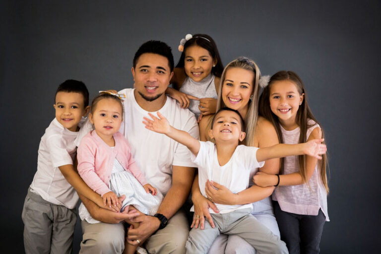 Tivalu Family 001 sm 768x512