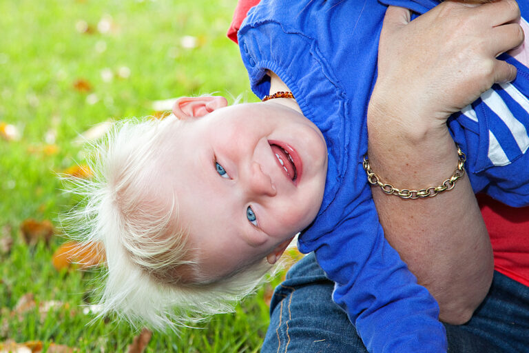 accent photography kids children pukkeohe tuakau waiuku auckland happinessday2022 768x512