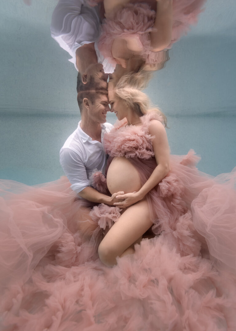 beautiful ethereal unique underwater maternity photoshoot with partner noosa sunshine coast queensland liz harlin 768x1075