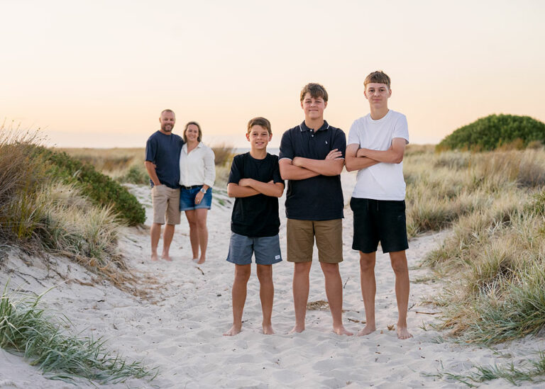 sneak DSC2559 Edit 768x549