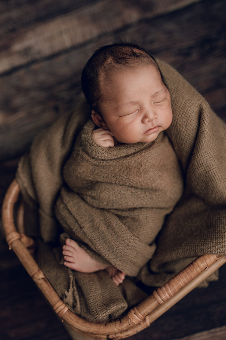 web Norbu Perth Cain family newborn Photographer00003 copy 768x1152